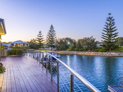 6 Sandpiper Island Retreat, Wannanup WA 6210