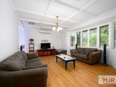 9 Shipbourne Way, Huntingdale WA 6110