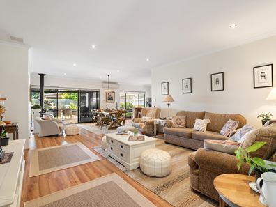 32 Lloyd Loop, Margaret River WA 6285