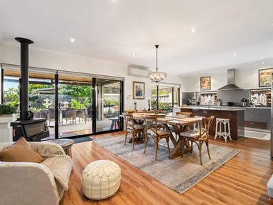 32 Lloyd Loop, Margaret River WA 6285
