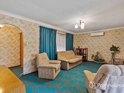 6 Chalfont Way, Swan View WA 6056