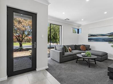 14 Swiftshire Road, Madora Bay WA 6210