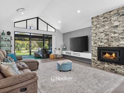107 Maidment Parade, Dalyellup WA 6230