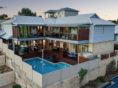 2/92 Janis Street, Halls Head WA 6210