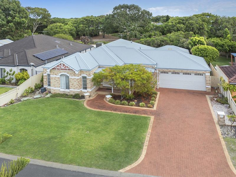 12 Pebble Drive, Geographe