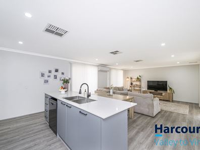 4 Lindley Grange, Aveley WA 6069