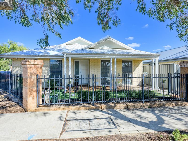 98 Kardan Boulevard, Byford WA 6122