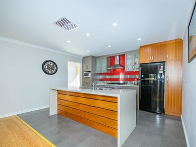 98 Kardan Boulevard, Byford WA 6122