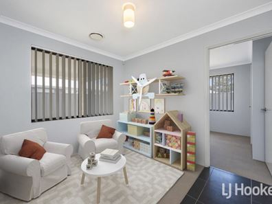 11 Lockhart Street, Coodanup WA 6210