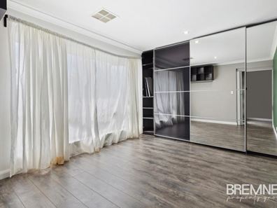 8 Lyrebird Street, Wellard WA 6170