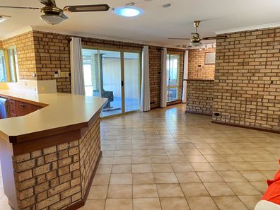 12 Isaacs Street, Busselton WA 6280