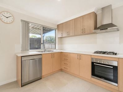 28 Camberley Street, Thornlie WA 6108