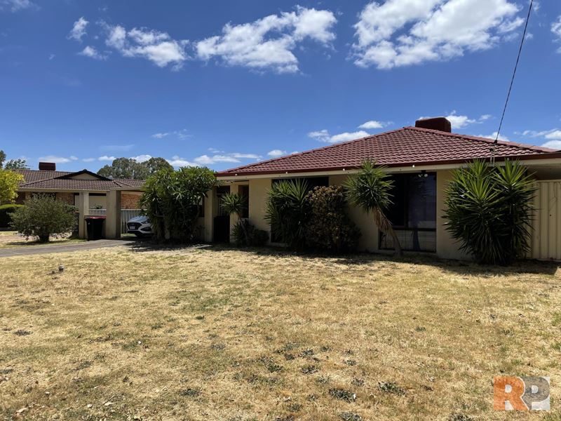 52 Numulgi Street, Armadale WA 6112