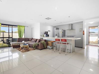 2A Devonshire Street, Morley WA 6062