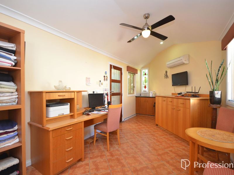 2/172A Shepperton Road, Victoria Park