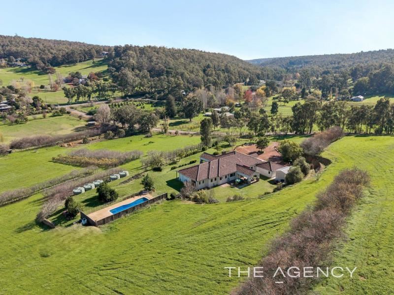10 Walnut Road, Bickley WA 6076