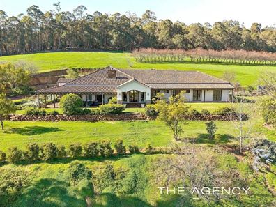10 Walnut Road, Bickley WA 6076
