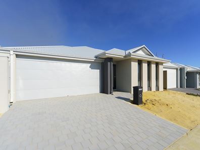 17 Marriott Street, Yanchep WA 6035