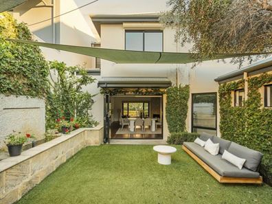 22 Juniper Bank Way, Subiaco WA 6008