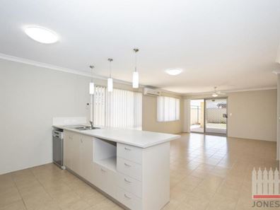 98 Blackwood Meander, Yanchep WA 6035