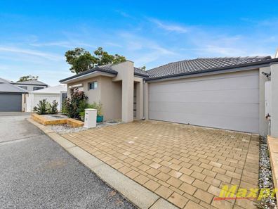 10 Curtin Lane, Bushmead WA 6055