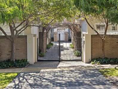 8B Airlie Street, Claremont WA 6010