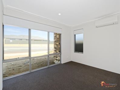 18 Narracan Avenue, Lakelands WA 6180