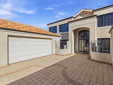 4/6 Itea Place, Mindarie WA 6030