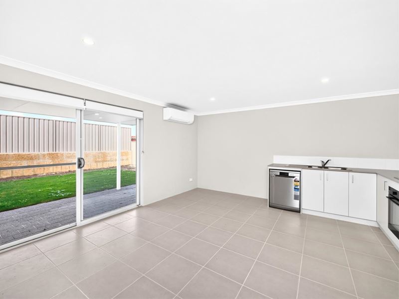 4B Defender Way, Two Rocks WA 6037