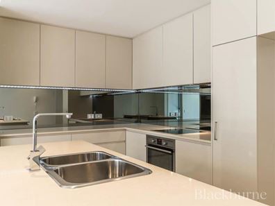 7/6-8 Gemstone Boulevard, Carine WA 6020