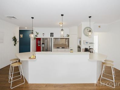 20 Bingarra Crescent, Tapping WA 6065