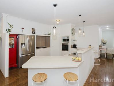 20 Bingarra Crescent, Tapping WA 6065