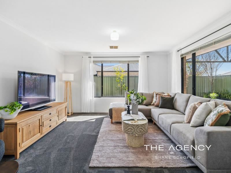 32 Drummond Gardens, Helena Valley