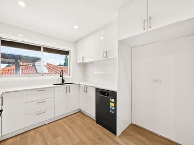 8 Worrall Court, Orelia WA 6167