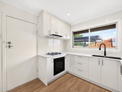 8 Worrall Court, Orelia WA 6167
