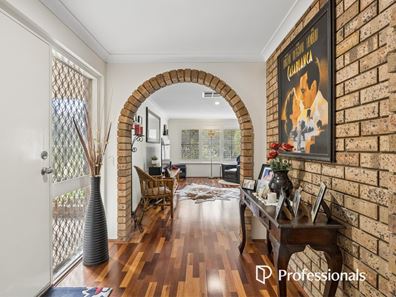 40 Booralie Way, Maida Vale WA 6057