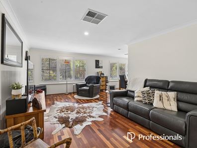 40 Booralie Way, Maida Vale WA 6057