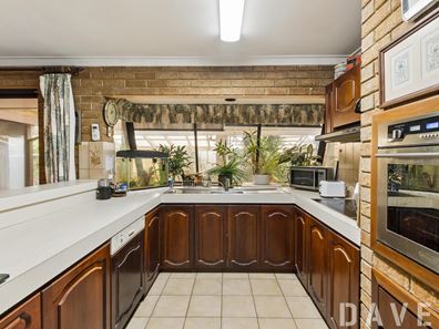 14 Adare Way, Kingsley WA 6026