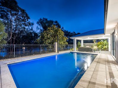 98 Roxburghe Drive, The Vines WA 6069