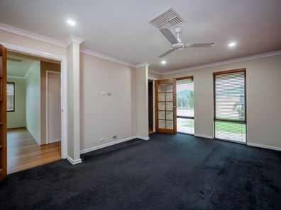 20 Shelburne Gardens, Ridgewood WA 6030