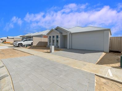 14 Cradle Circuit, Hilbert WA 6112