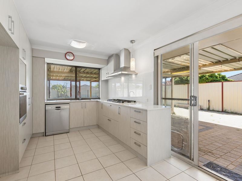 14 Uist Court, Port Kennedy WA 6172