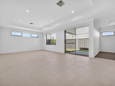 172 Alverstone Boulevard, Lakelands WA 6180