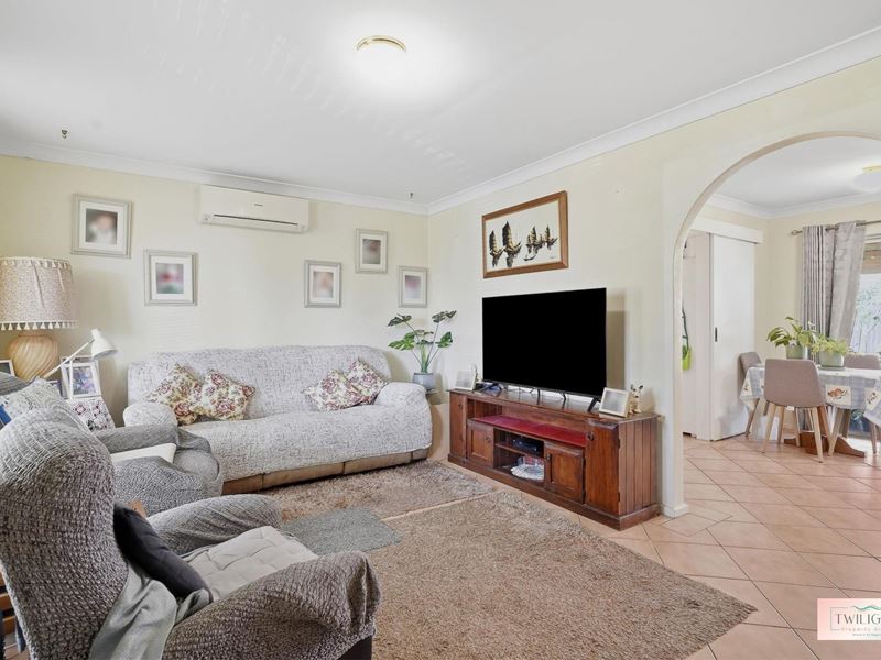 8B Jindarra Close, Cooloongup WA 6168