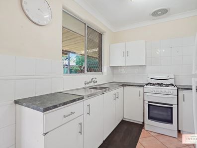 8B Jindarra Close, Cooloongup WA 6168