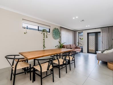 11 Karapiro Street, Champion Lakes WA 6111