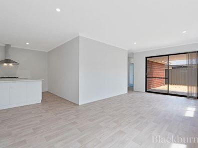 17 Coburg Way, Haynes WA 6112