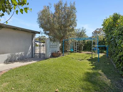 18 Whiley Road, Marmion WA 6020
