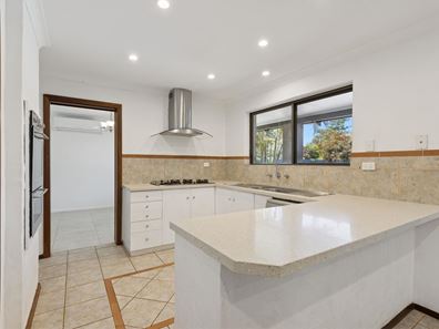 18 Whiley Road, Marmion WA 6020