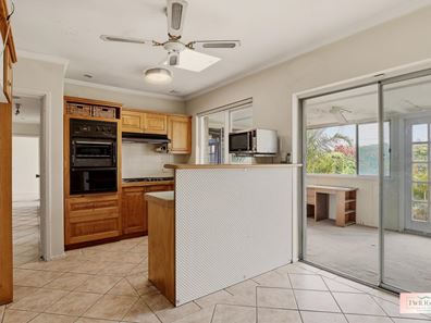 7 Barron Way, Orelia WA 6167